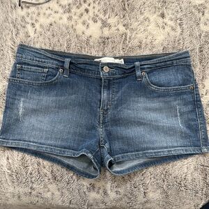 Women’s Levi shorts
